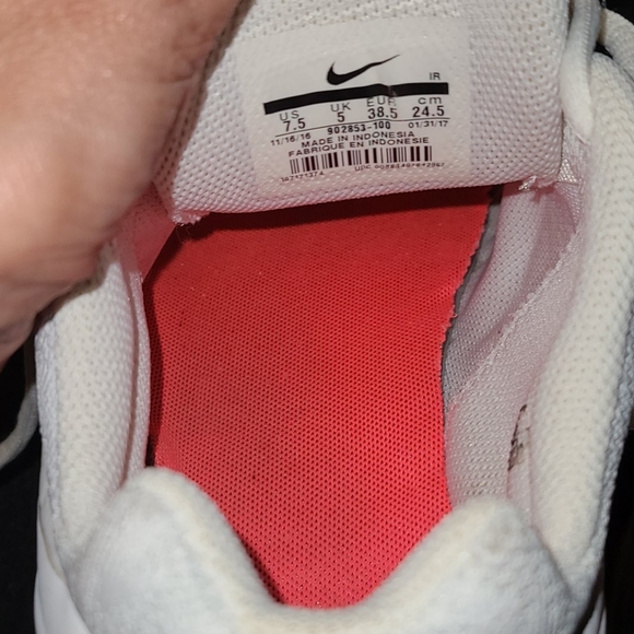 Nike Air Lace Design Sneakers - Picture 11 of 16